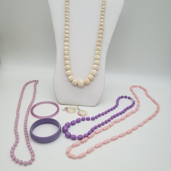 Fun Jewelry Lot of Pastel Pink Purple Cream Colored Necklaces Bracelets Earrings - Picture 5 of 13